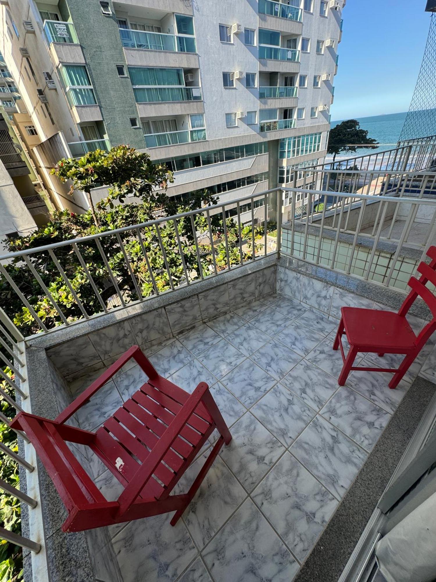 Apartamento Vista Mar 209 - 2 Quartos - Praia Do Morro - Predio Frente Mar - Varanda Com Vista Mar - Elevador - Atravessou A Avenida, Ja Esta Na Praia - Com Garagem - Internet Guarapari Eksteriør billede